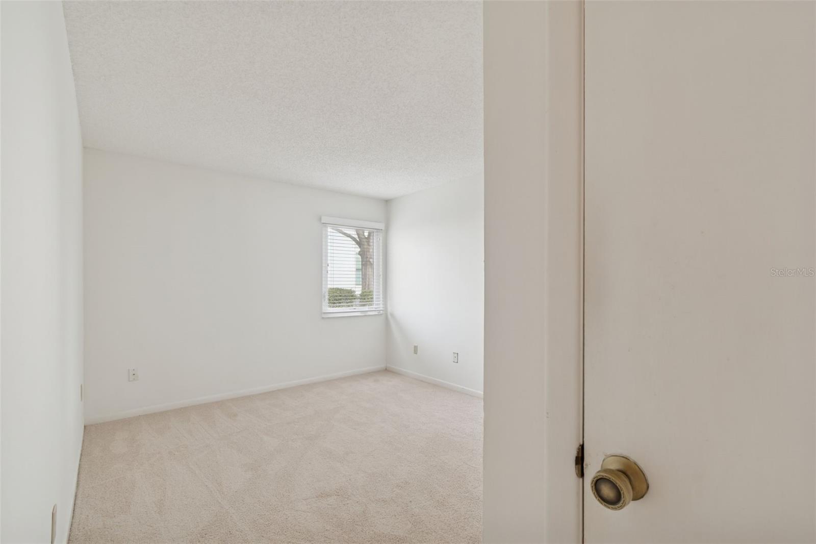 Image 13 of 20 For 525 Lincoln Avenue 106