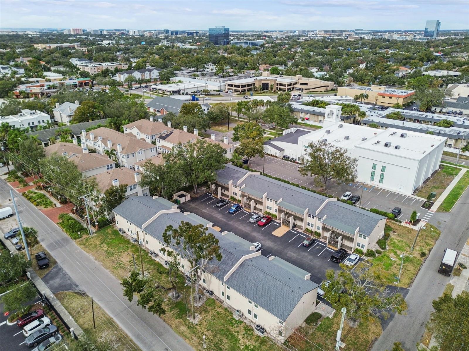 Image 17 of 20 For 525 Lincoln Avenue 106