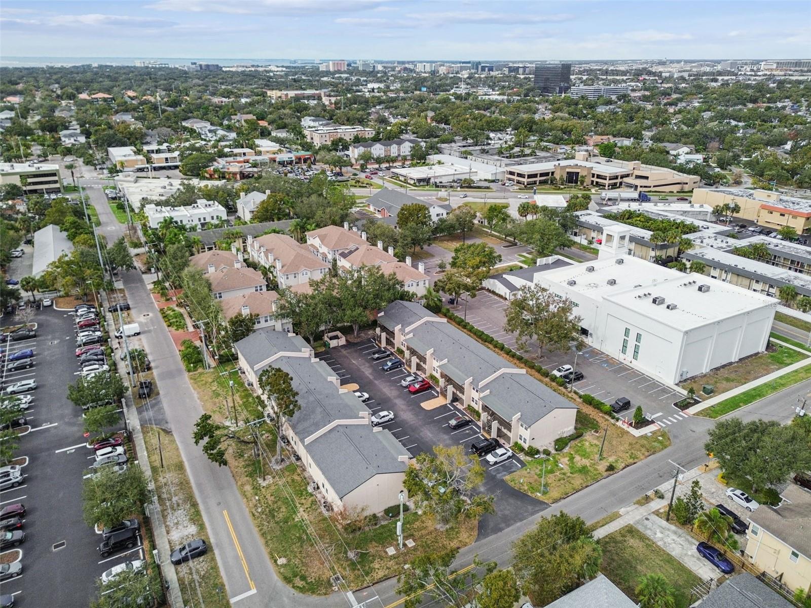 Image 18 of 20 For 525 Lincoln Avenue 106