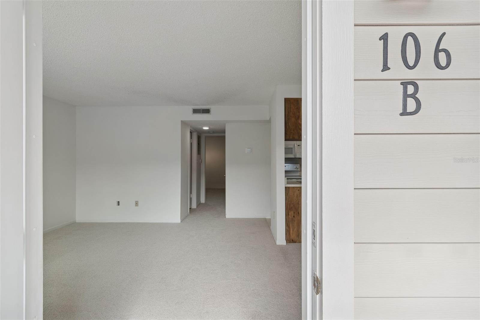 Image 3 of 20 For 525 Lincoln Avenue 106