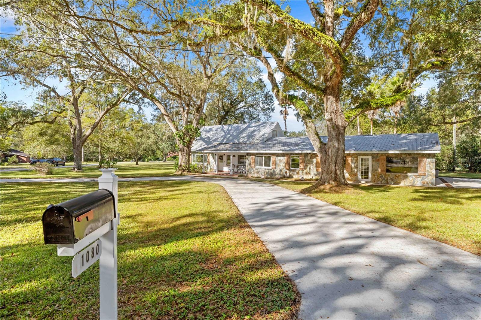 Image 11 of 75 For 1080 Buena Vista Avenue