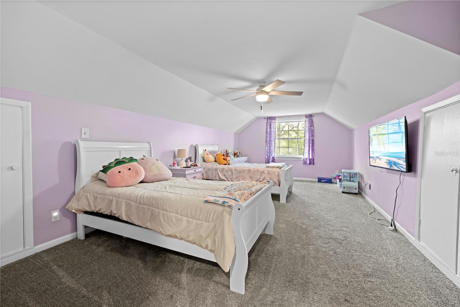 Image 28 of 75 For 1080 Buena Vista Avenue