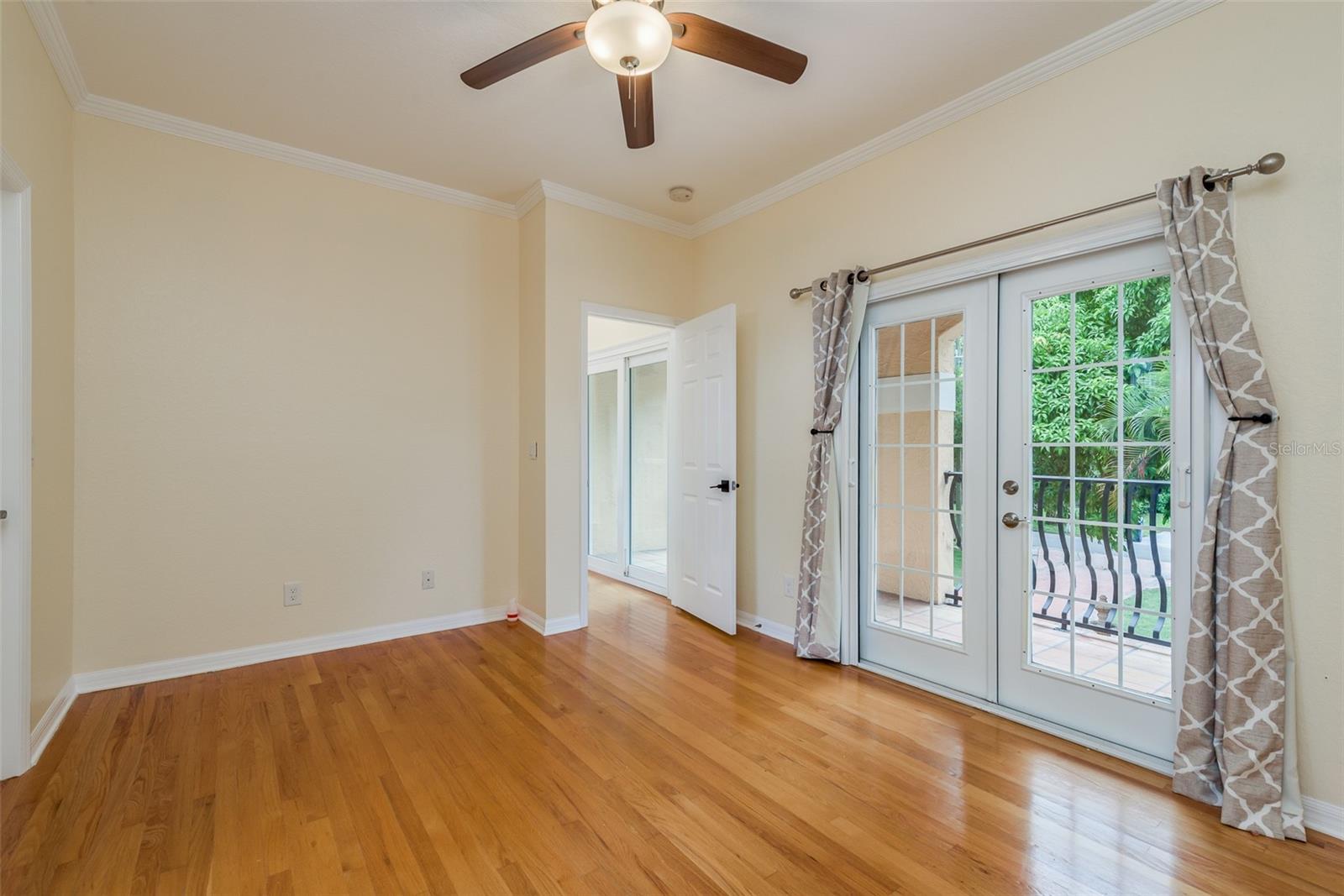 Image 44 of 71 For 302 Shore Drive