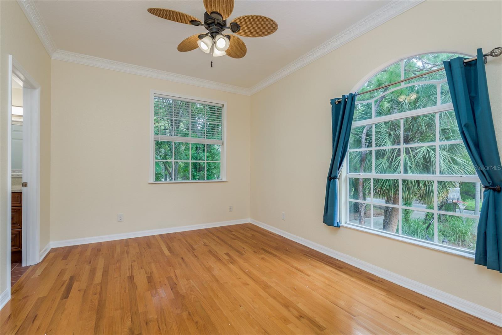 Image 45 of 71 For 302 Shore Drive