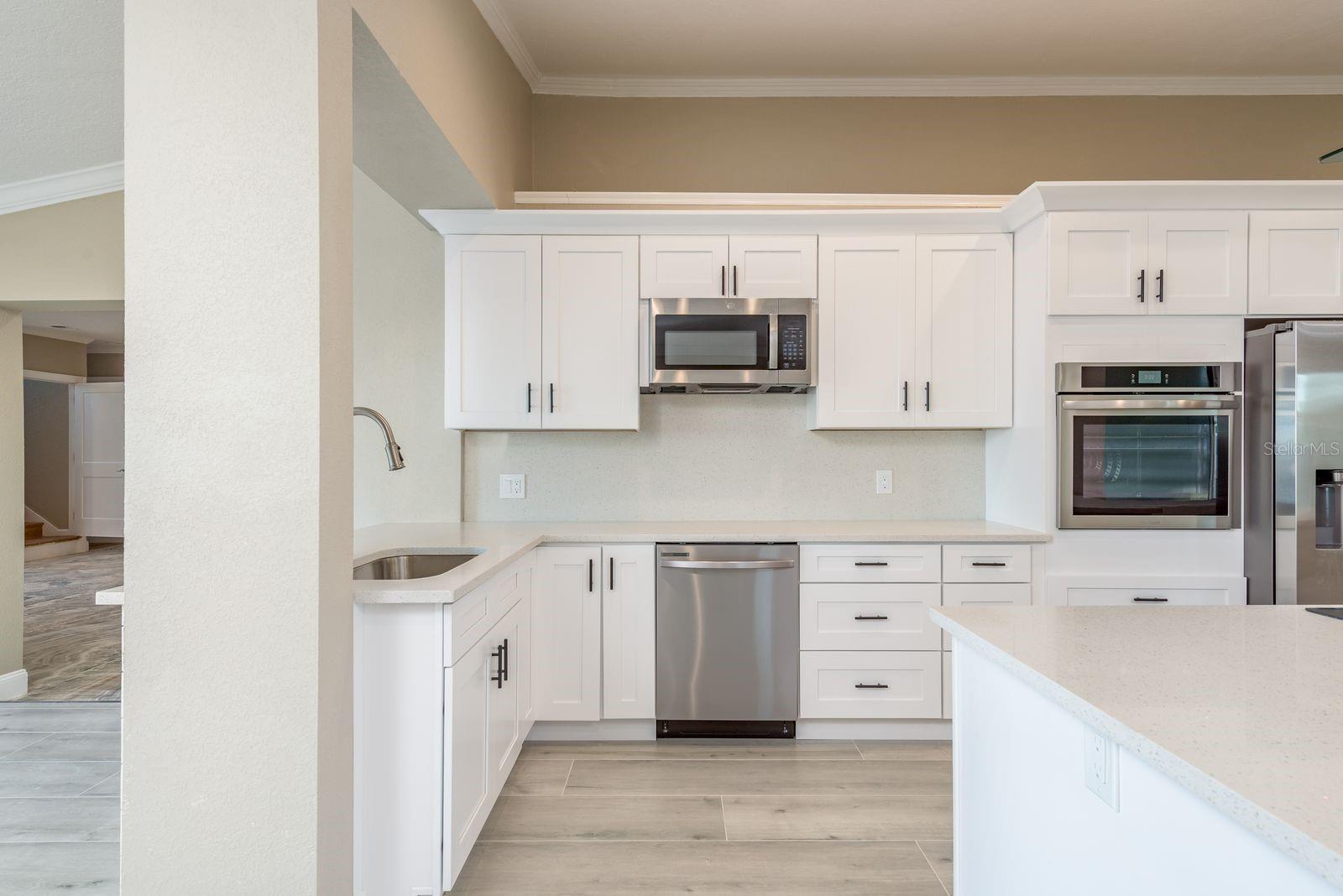 Image 5 of 71 For 302 Shore Drive