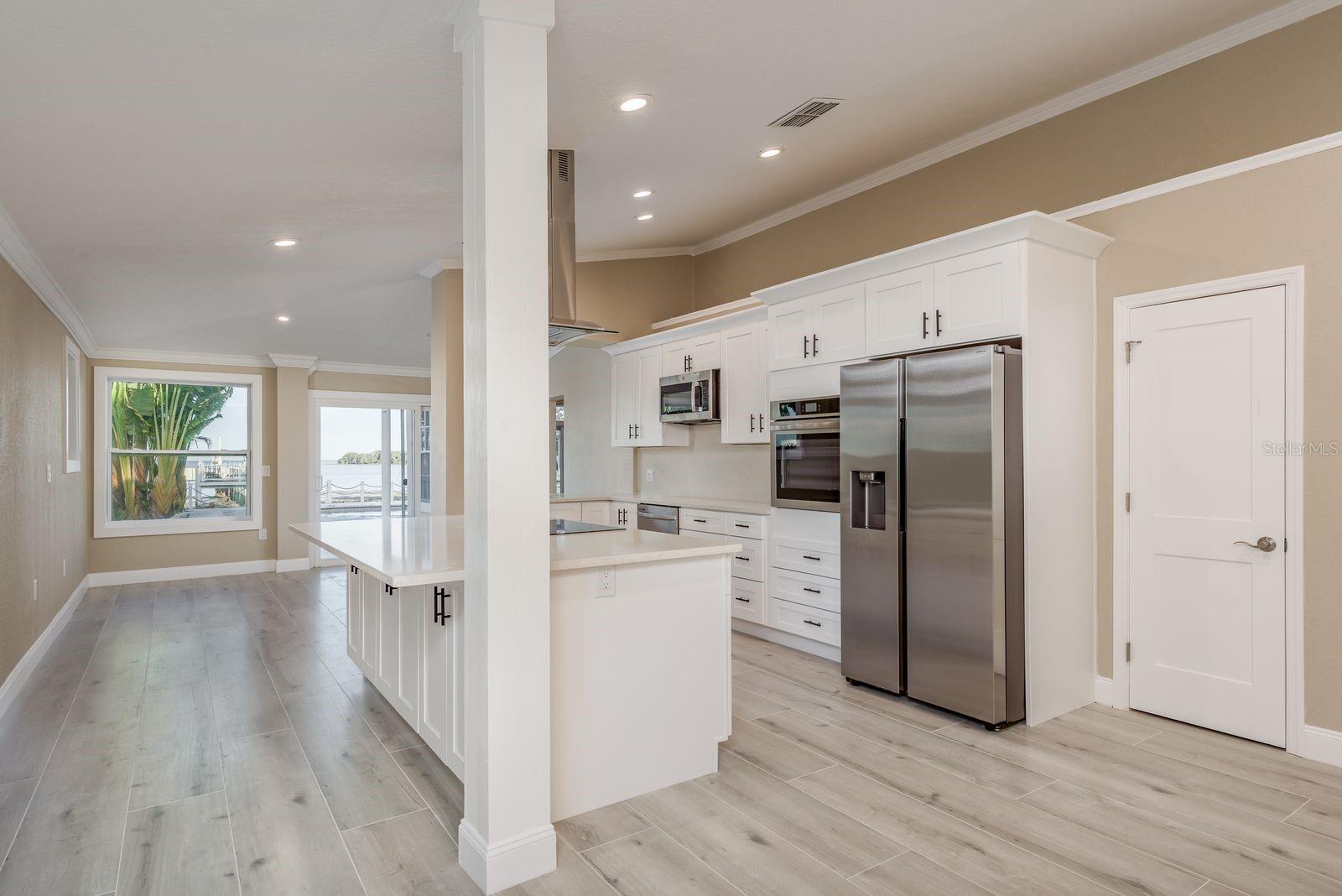 Image 8 of 71 For 302 Shore Drive