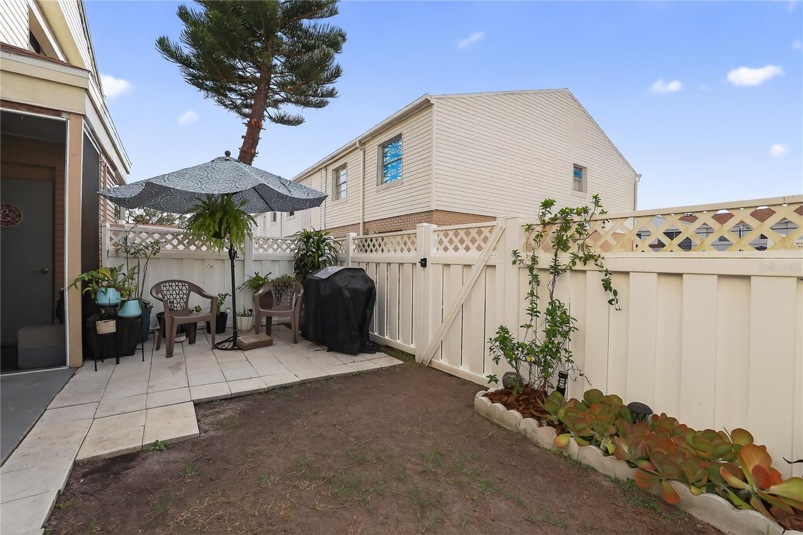 Image 11 of 21 For 7210 Manhattan Avenue 612