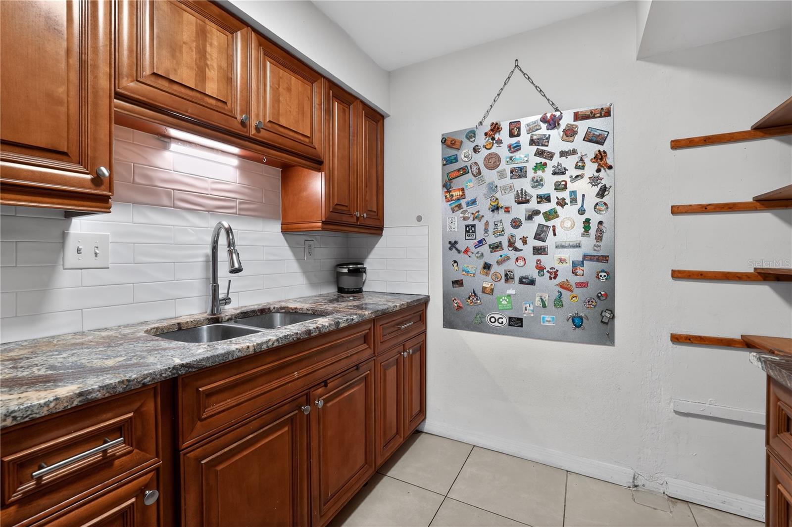 Image 6 of 21 For 7210 Manhattan Avenue 612