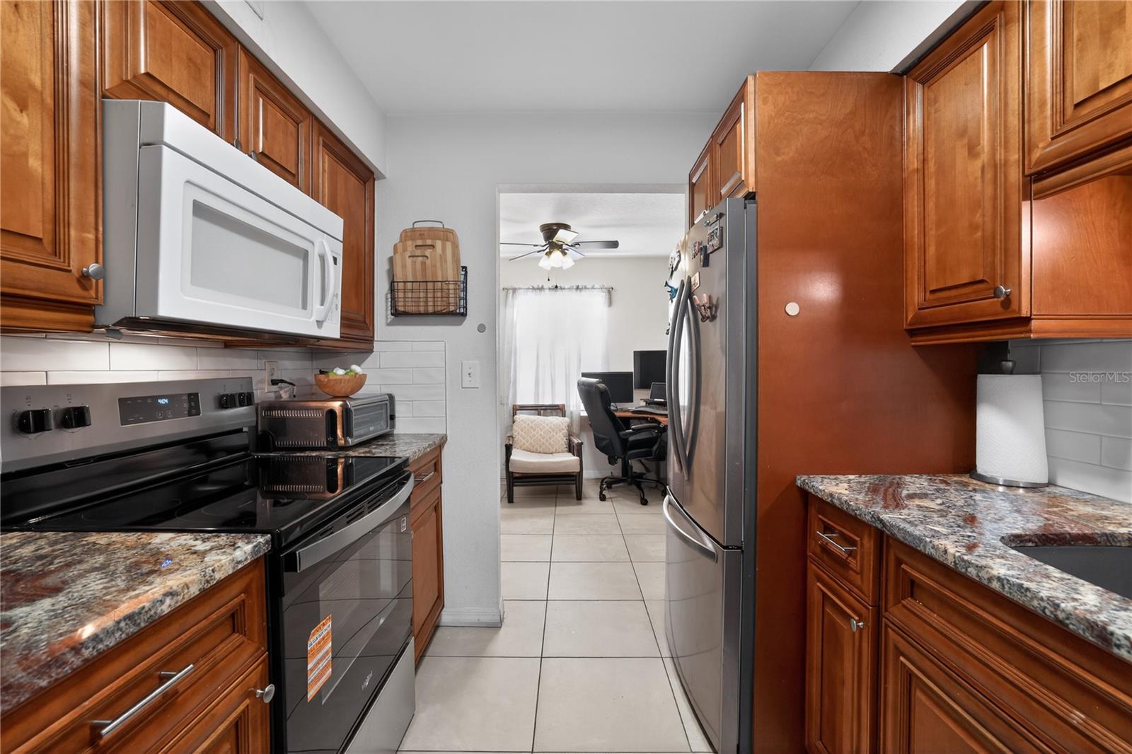 Image 7 of 21 For 7210 Manhattan Avenue 612