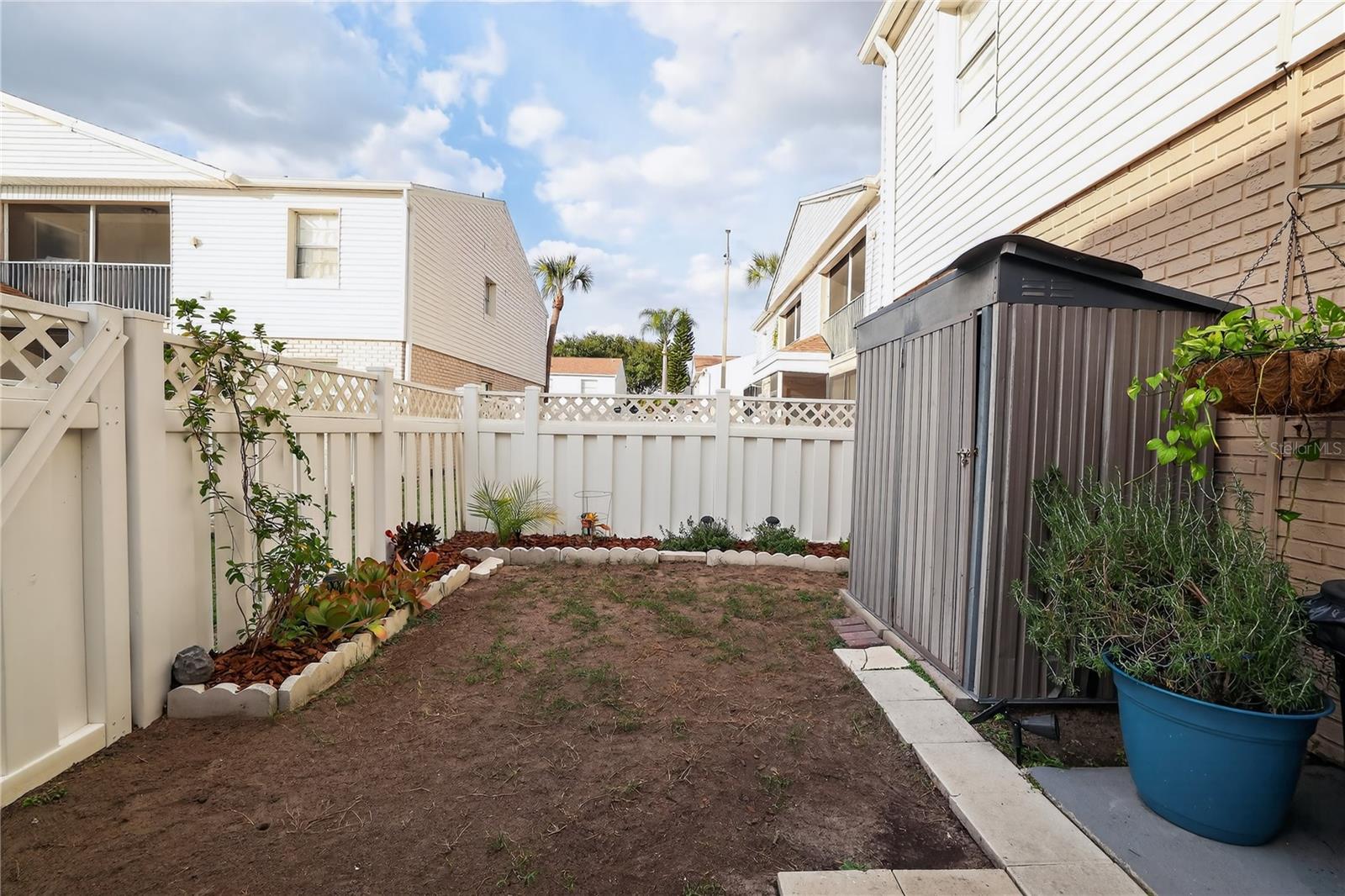 Image 8 of 21 For 7210 Manhattan Avenue 612