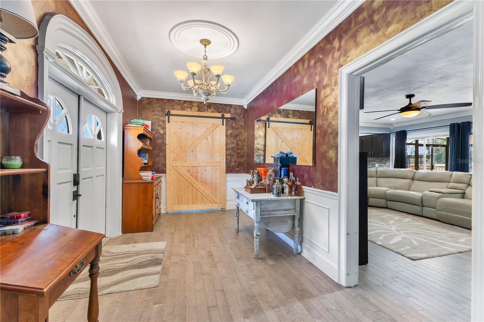 Image 3 of 40 For 811 Fairlington Drive