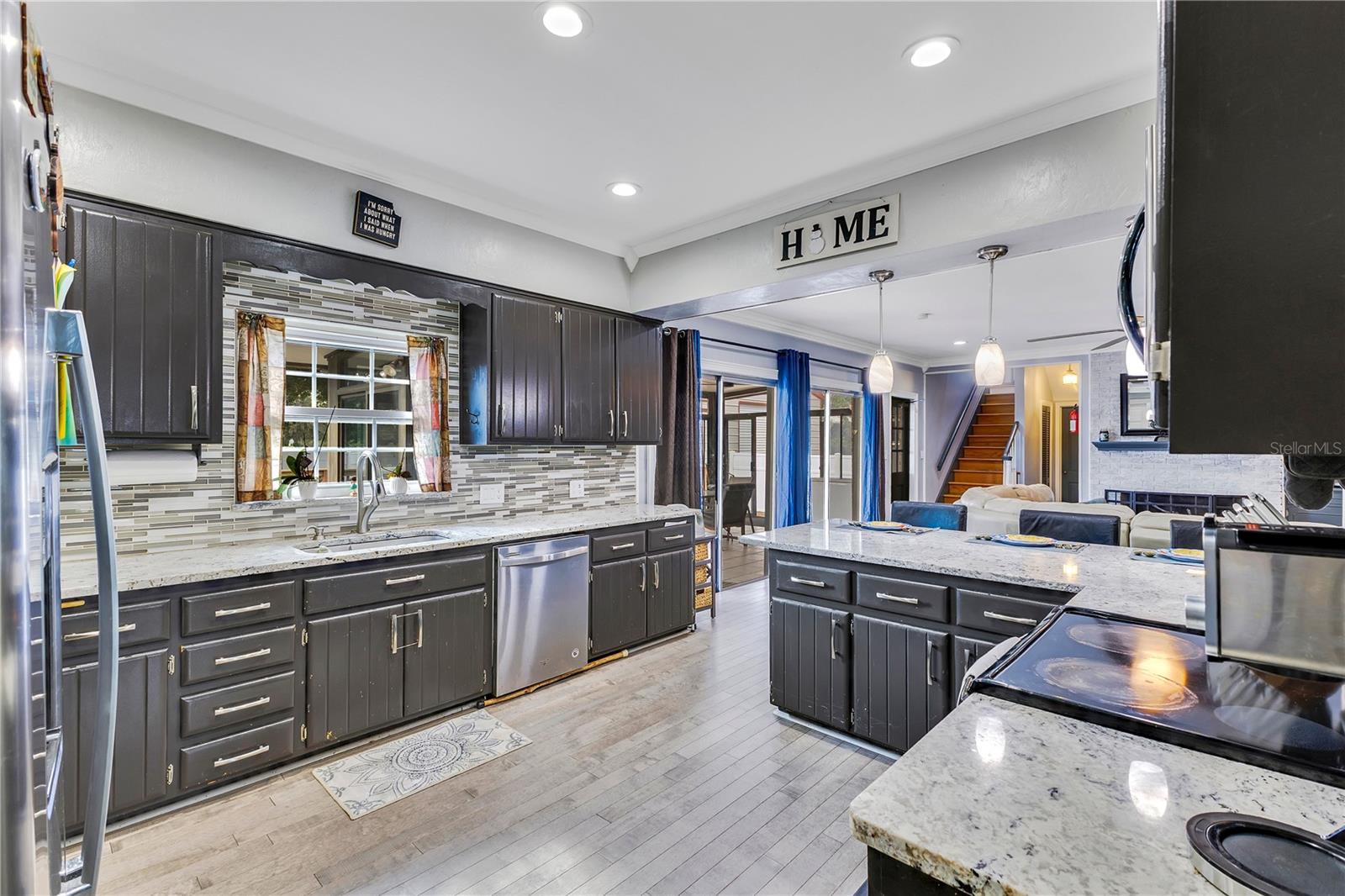 Image 7 of 40 For 811 Fairlington Drive