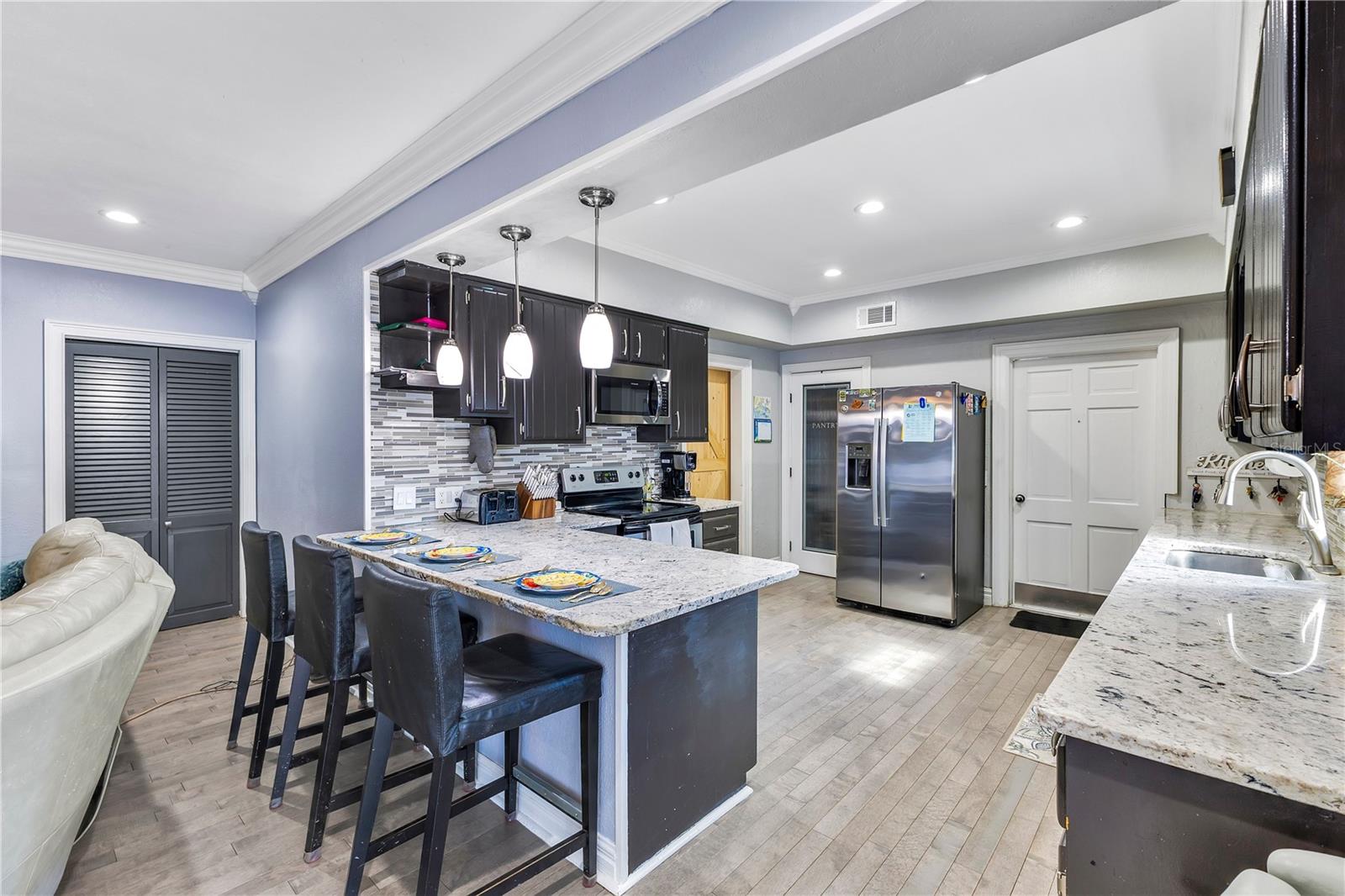 Image 8 of 40 For 811 Fairlington Drive