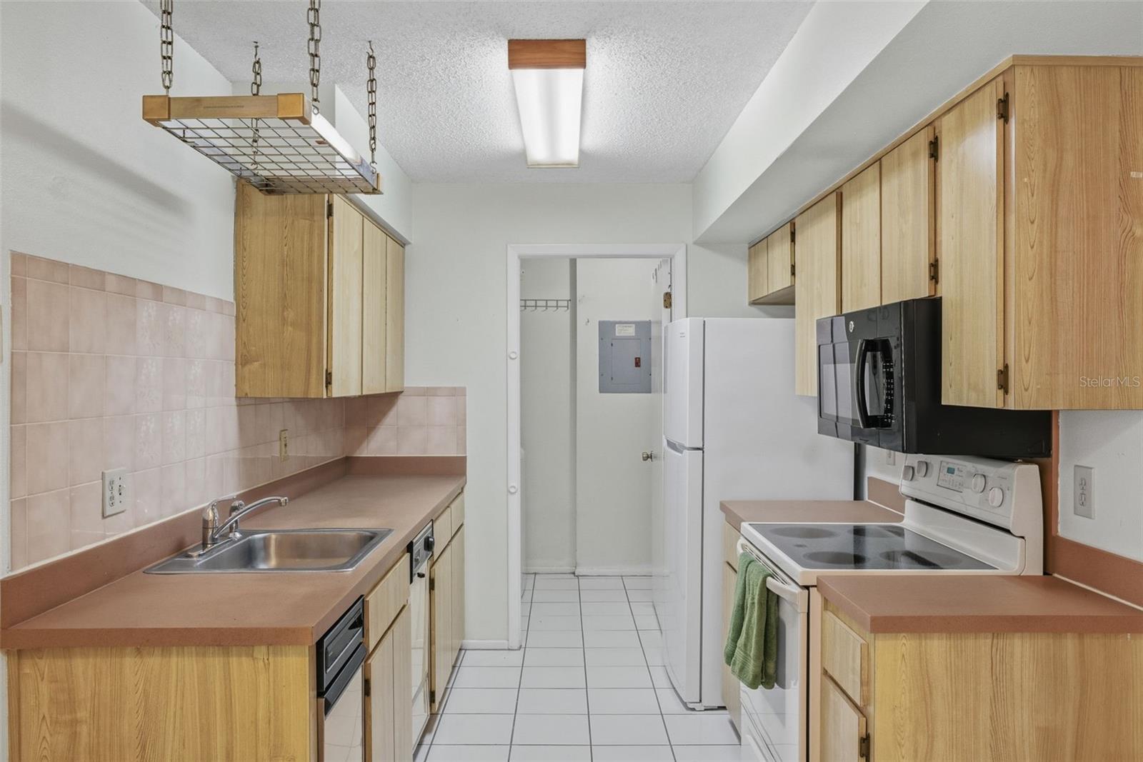 Image 12 of 31 For 9474 Nakoma Way E