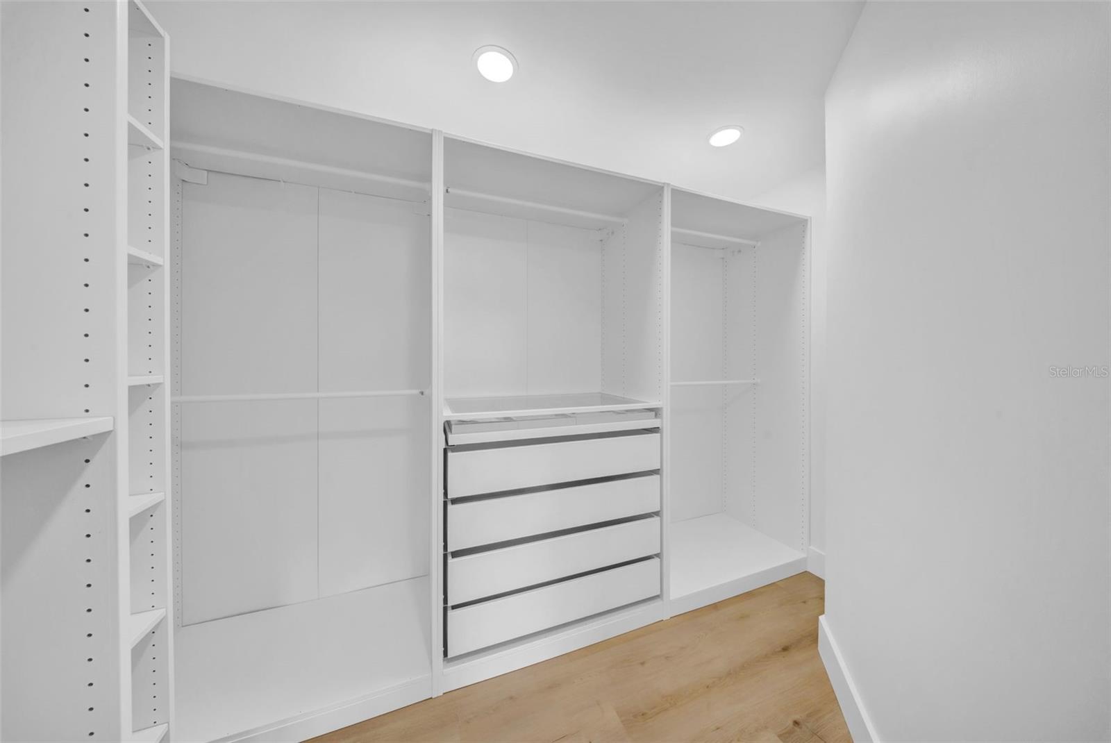 Image 26 of 40 For 2302 Occident Street