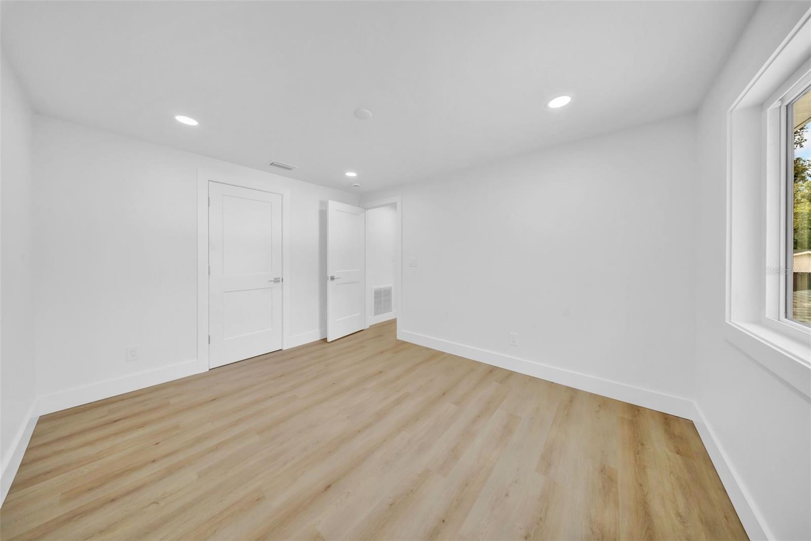 Image 33 of 40 For 2302 Occident Street