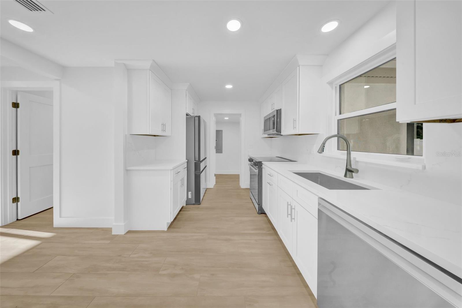 Image 9 of 40 For 2302 Occident Street