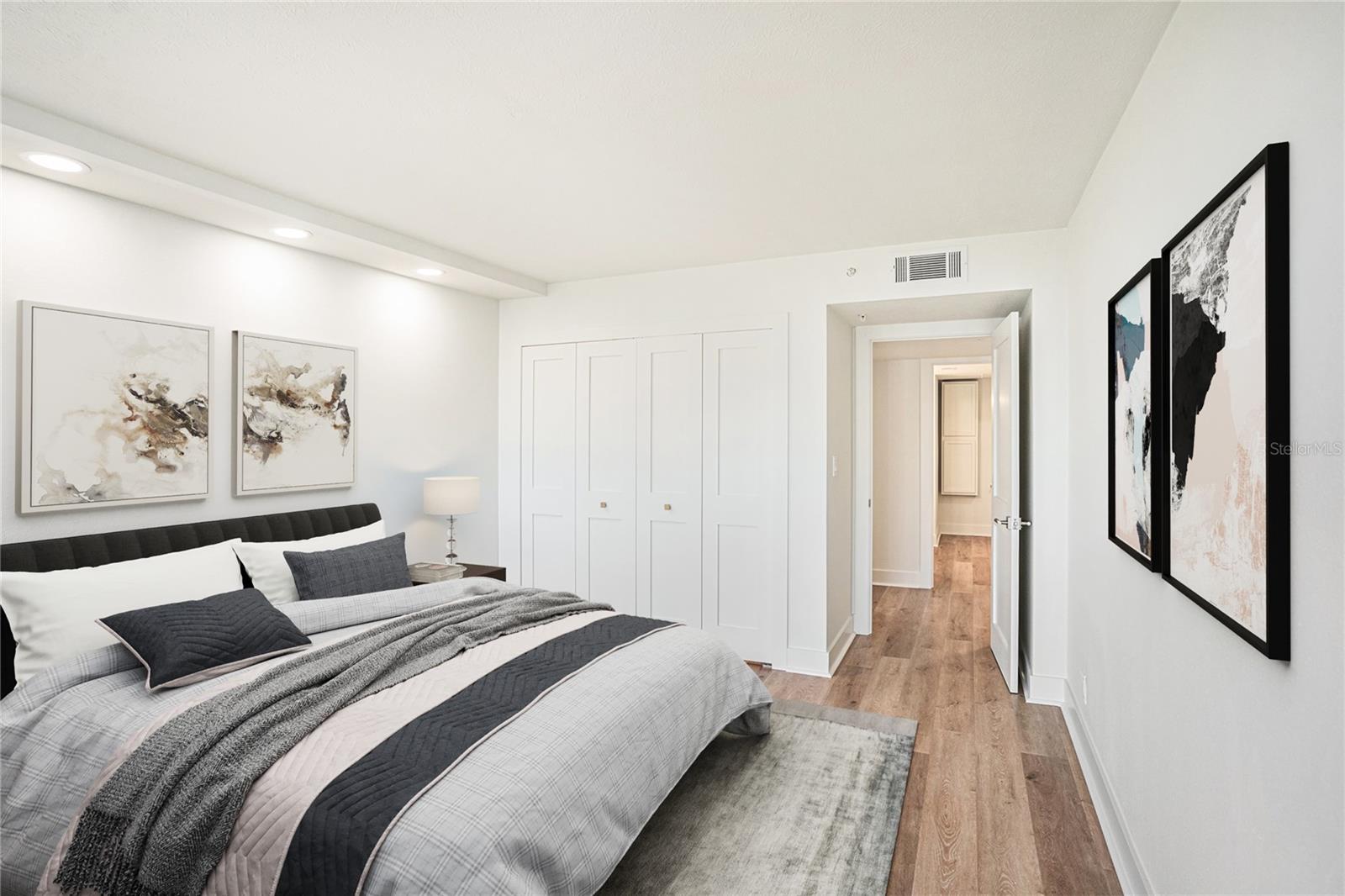 Listing photo id 24 for 1480 Gulf Boulevard 905