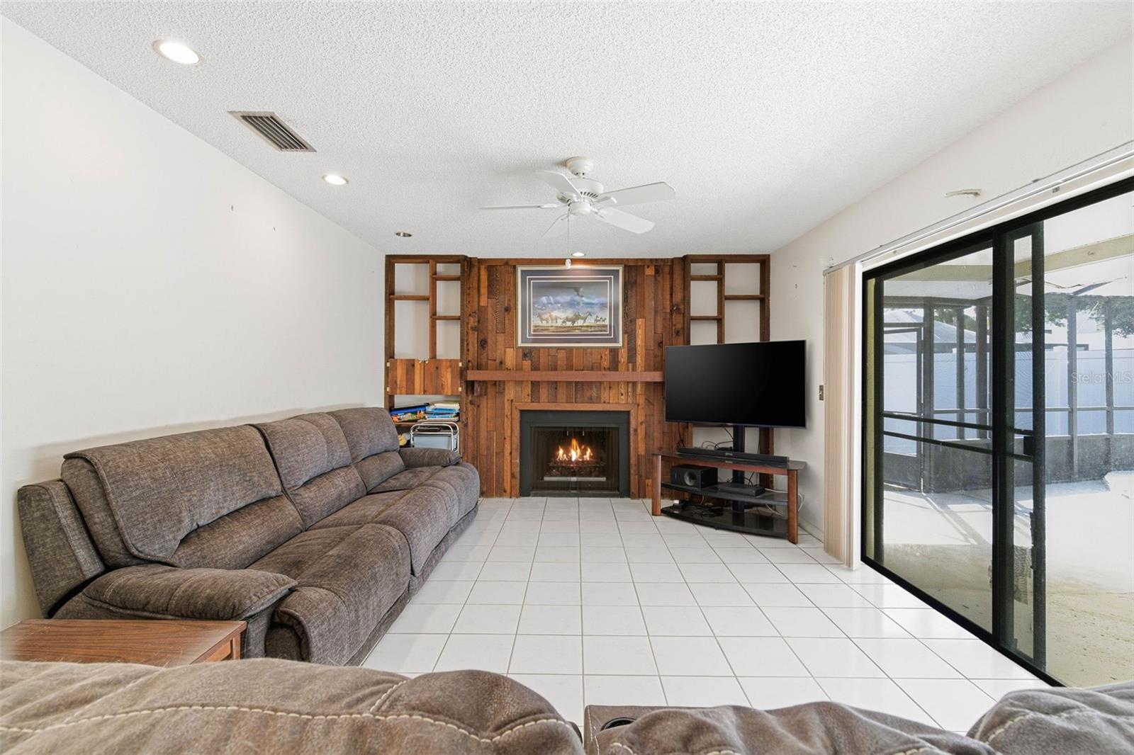 Image 14 of 27 For 15606 Farnsworth Lane