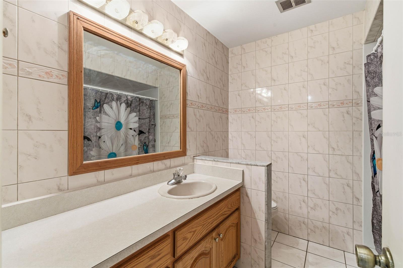 Image 20 of 27 For 15606 Farnsworth Lane