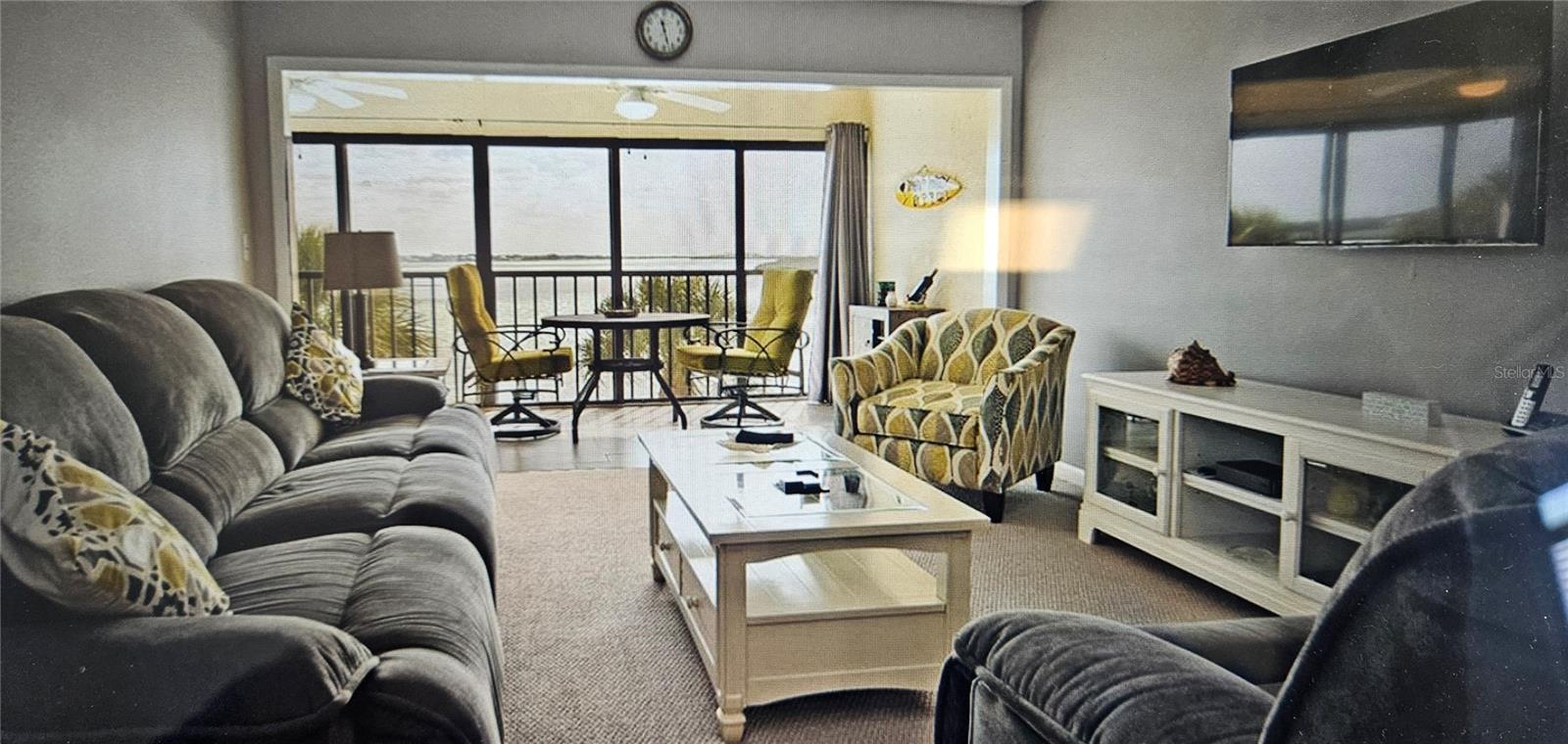 Image 5 of 8 For 1501 Beach Road 403