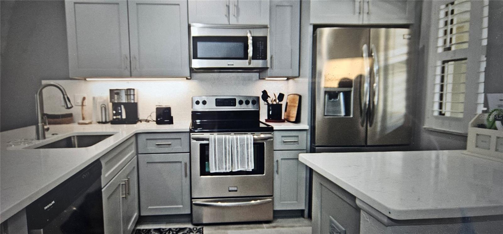 Image 6 of 8 For 1501 Beach Road 403