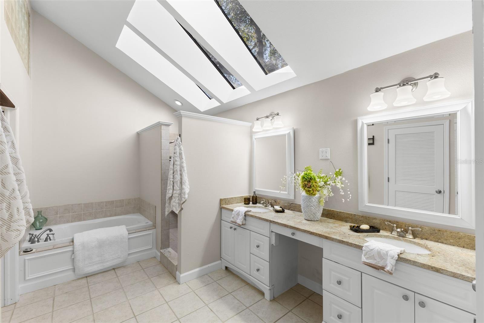 Image 21 of 55 For 3469 Rolling Trail