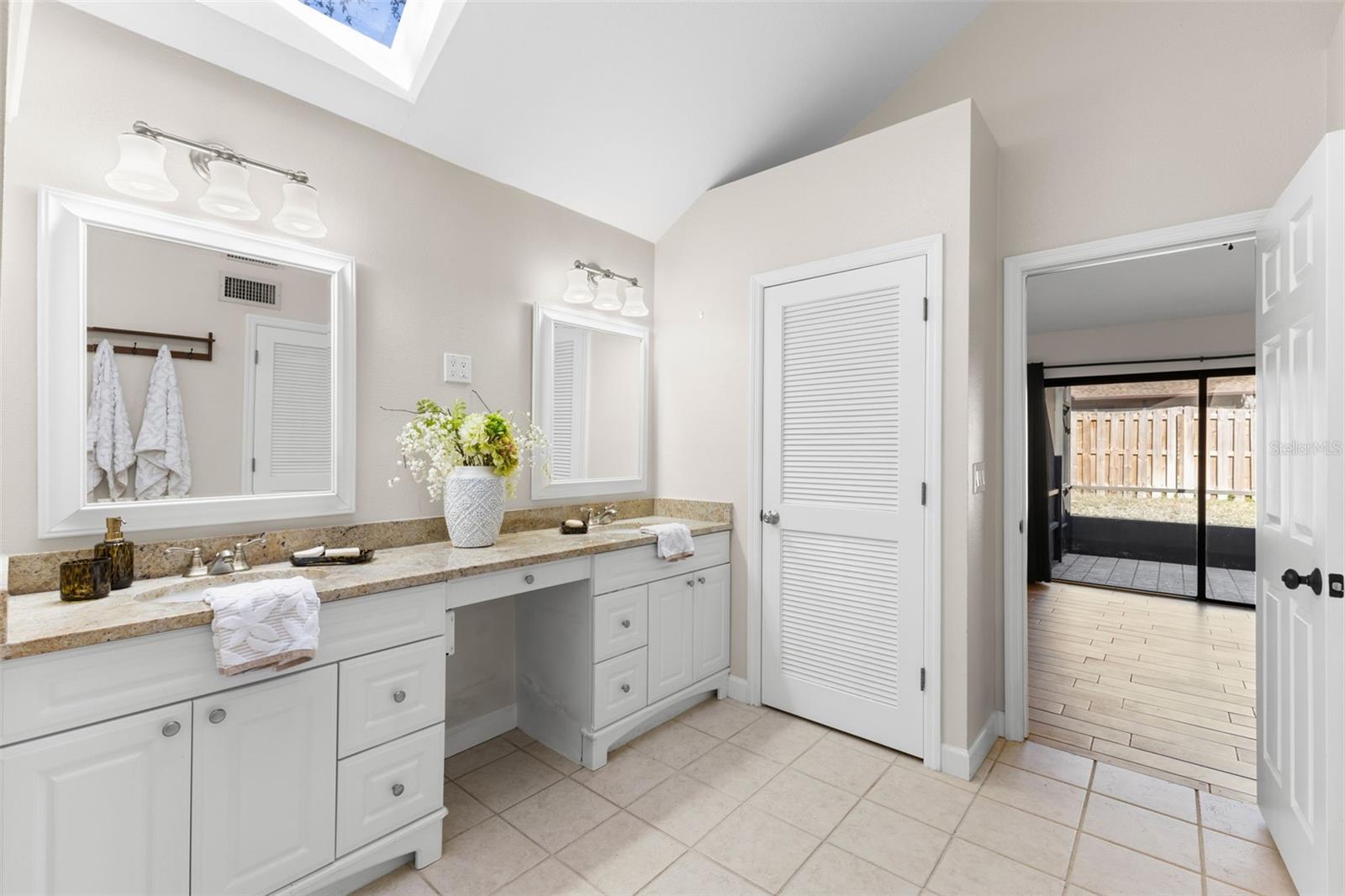 Image 22 of 55 For 3469 Rolling Trail