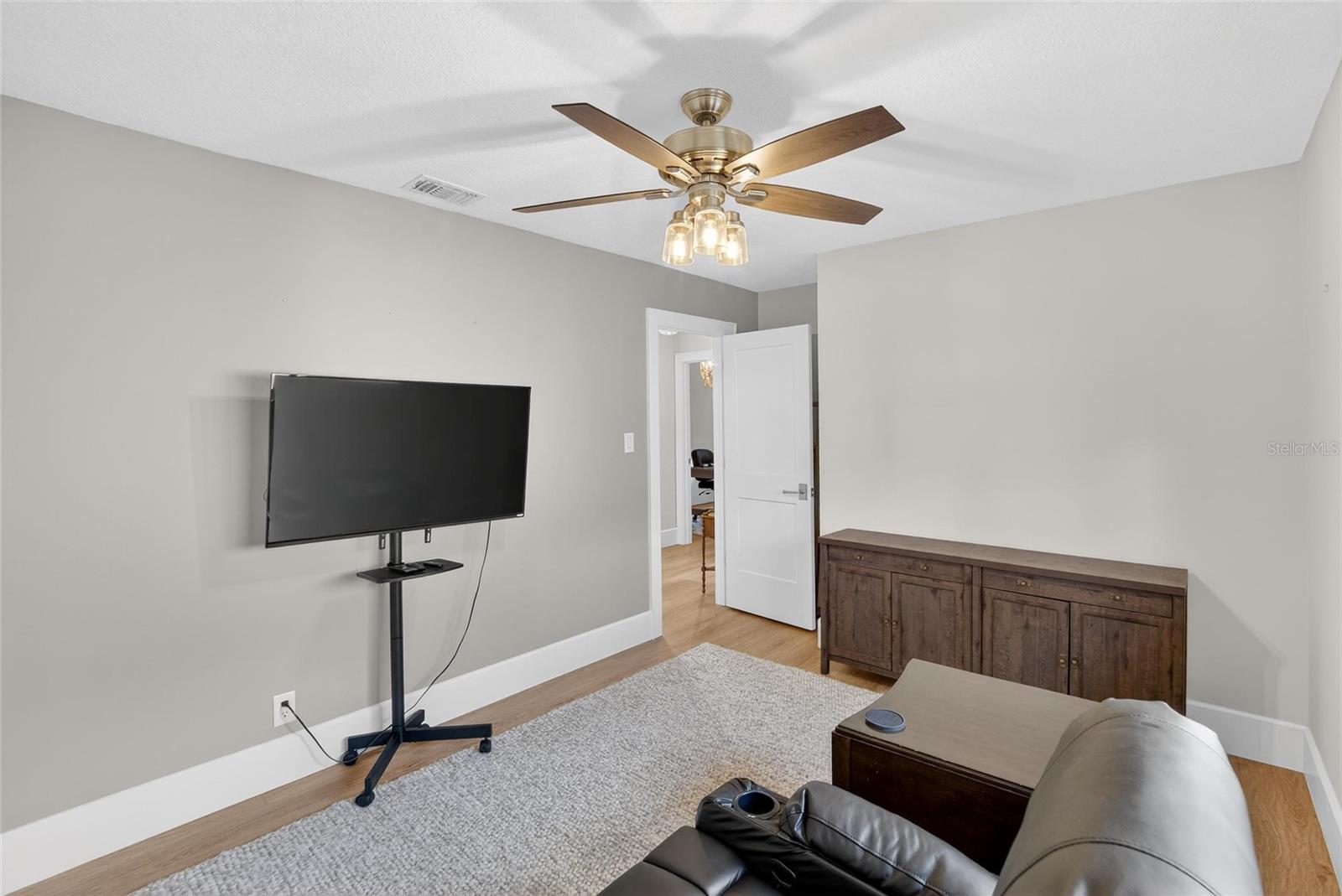 Listing photo id 31 for 13206 Tifton Drive