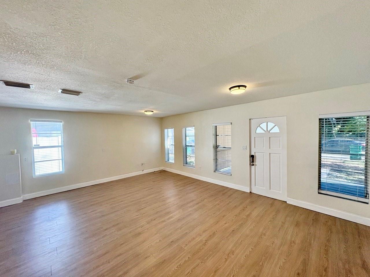 Image 4 of 26 For 8904 Hamner Avenue