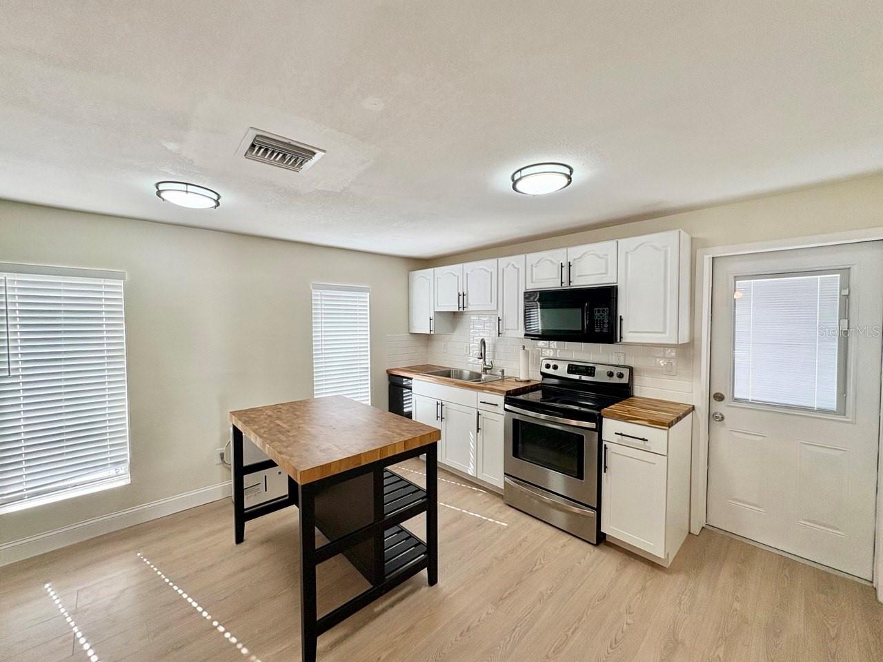 Image 8 of 26 For 8904 Hamner Avenue