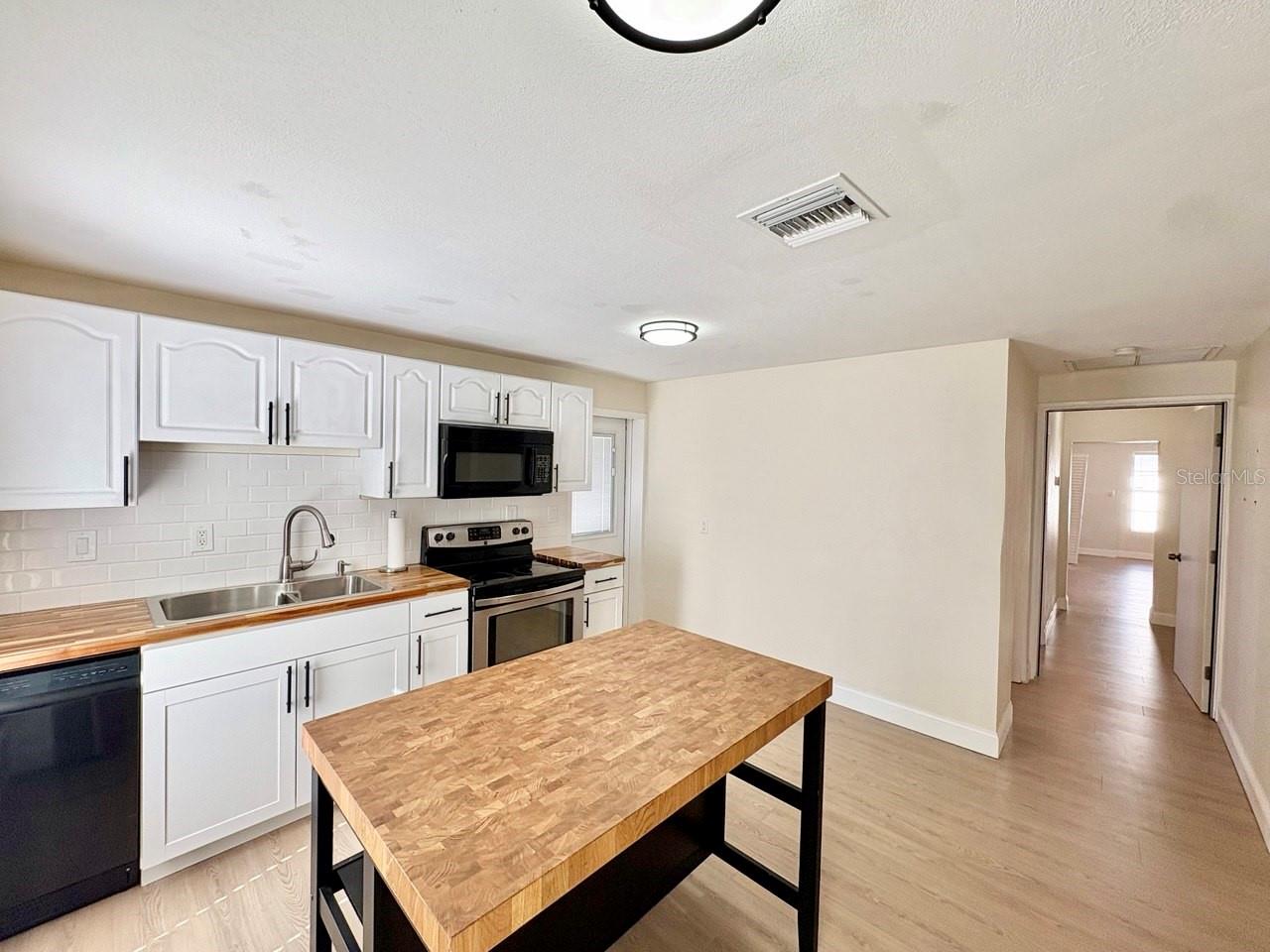 Image 9 of 26 For 8904 Hamner Avenue