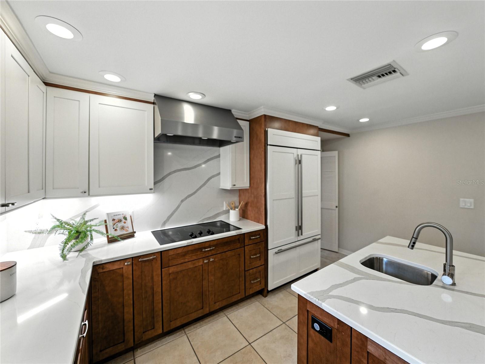 Image 19 of 95 For 1249 Lake Point Drive