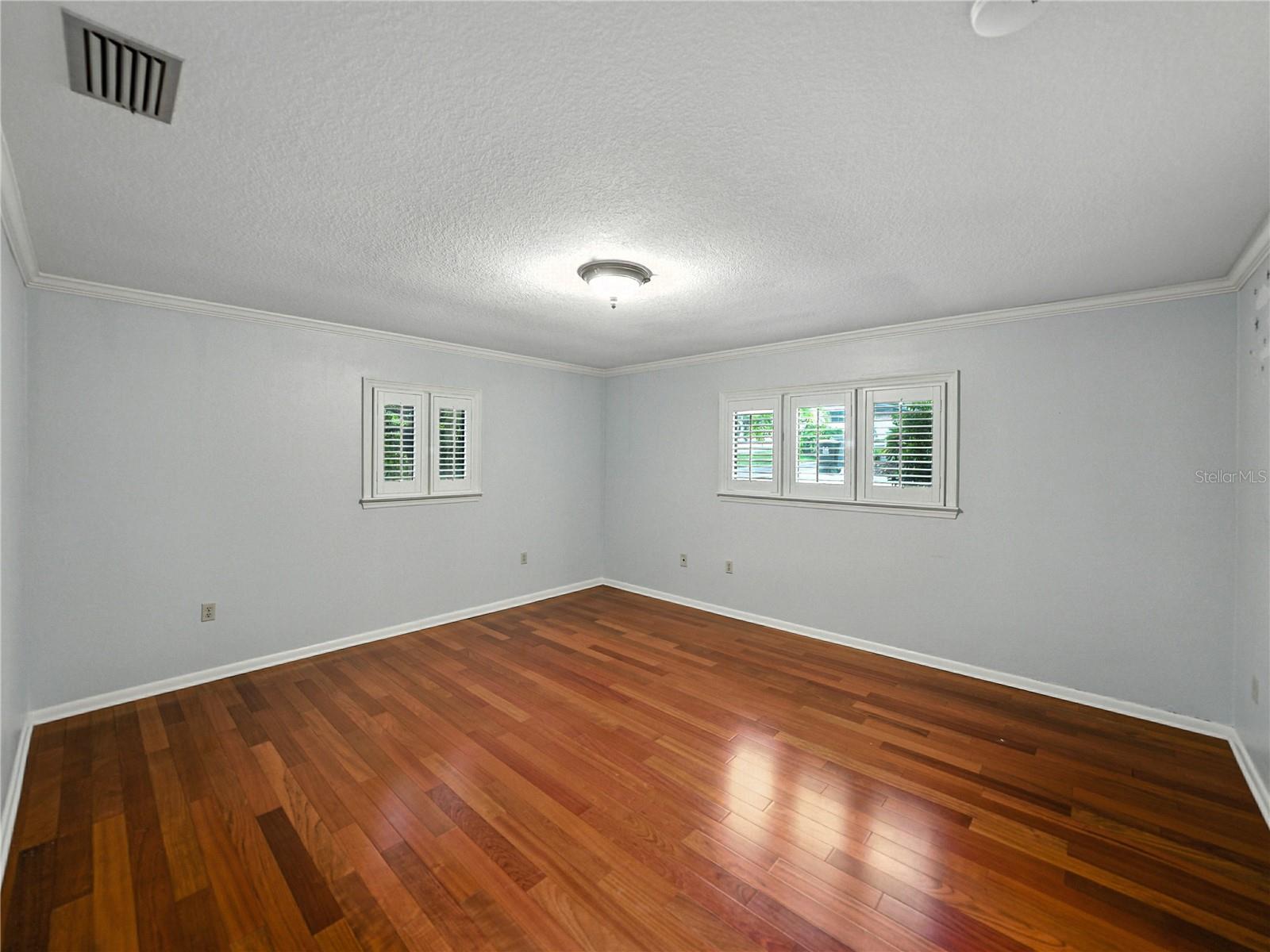 Image 39 of 95 For 1249 Lake Point Drive