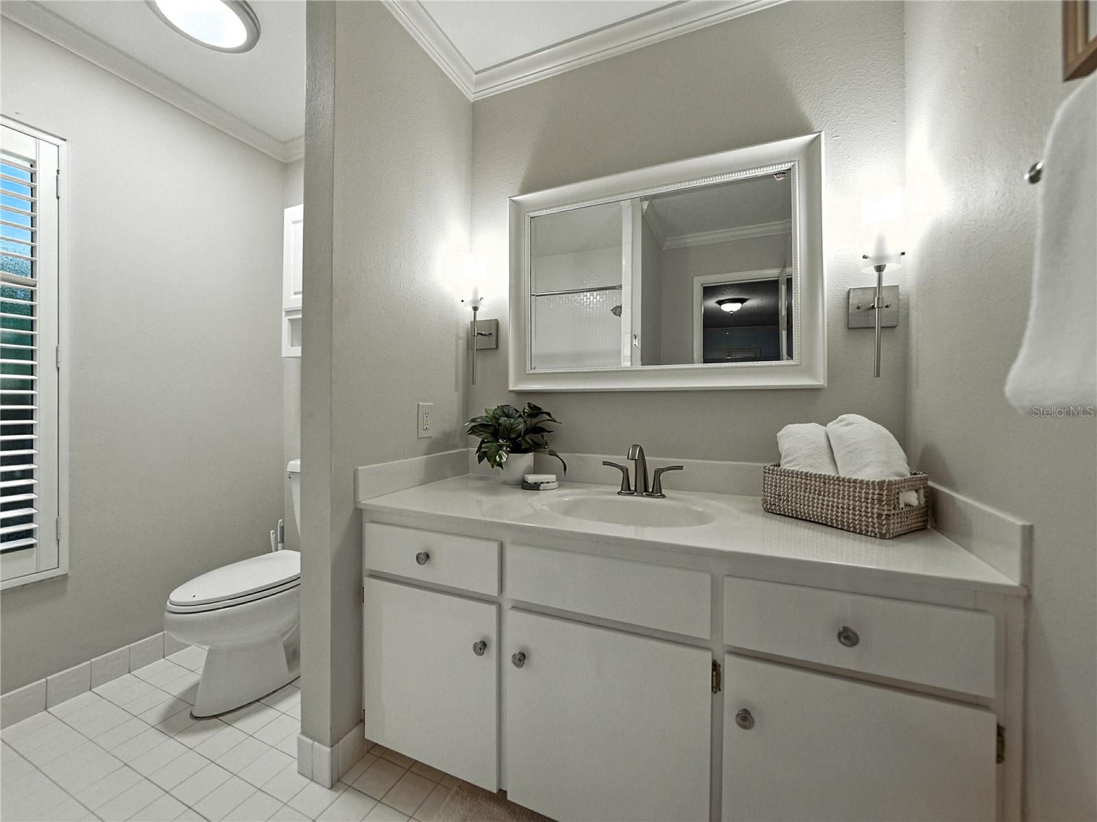 Image 41 of 95 For 1249 Lake Point Drive