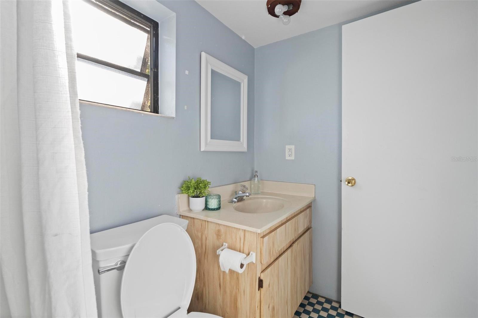 Image 11 of 12 For 2142 Bradford Street 323