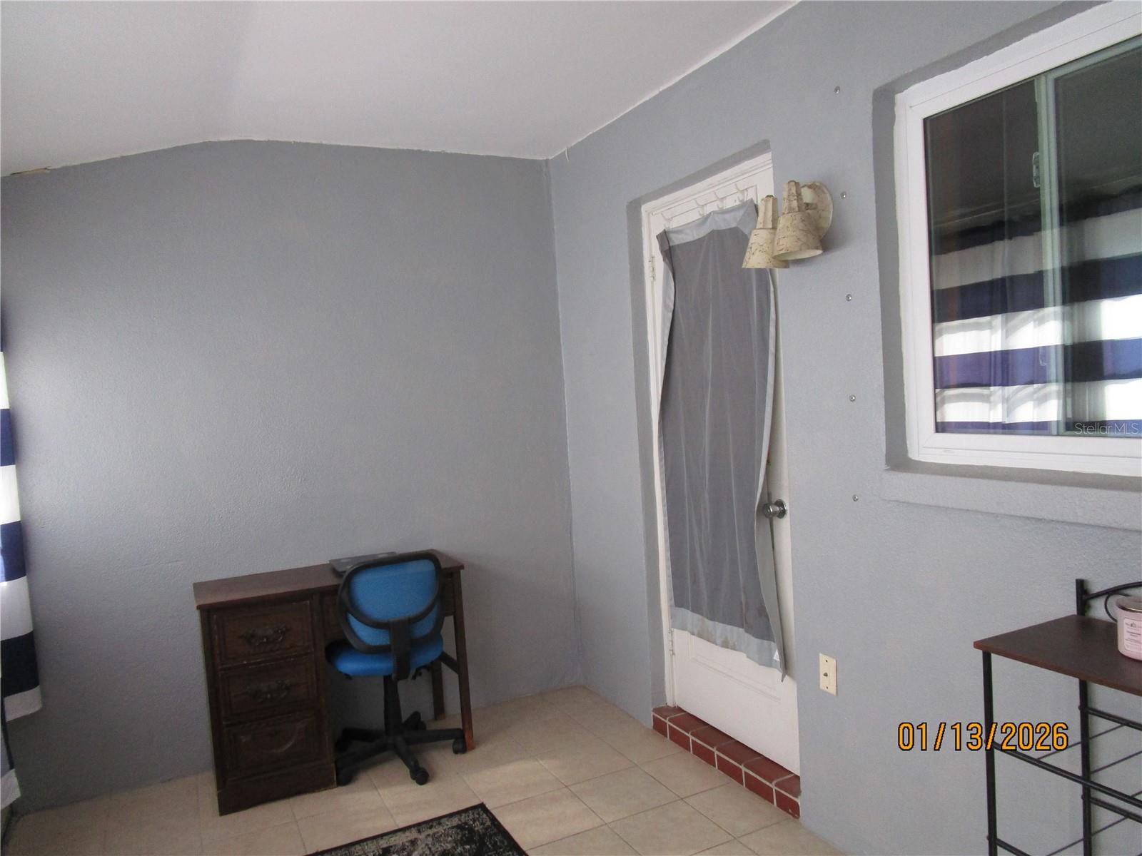 Image 20 of 39 For 1950 58th Avenue N 18