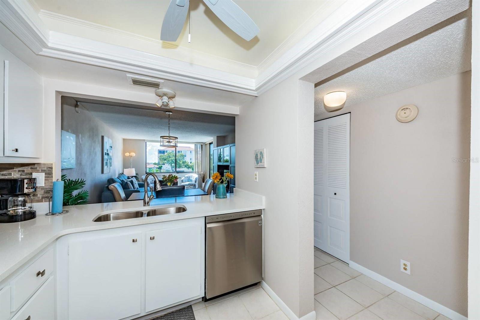 Image 4 of 10 For 6219 Palma Boulevard S 305