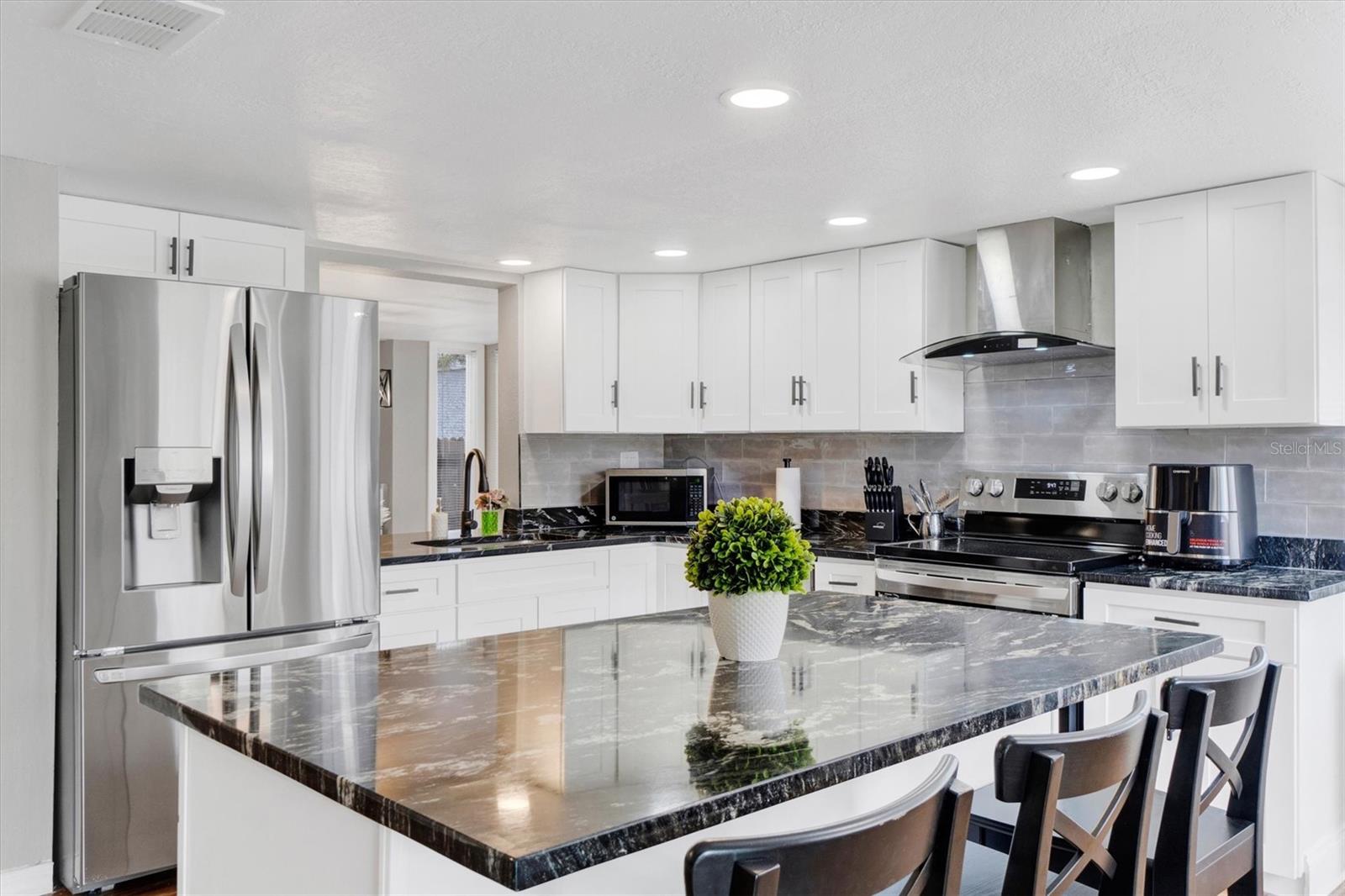 Image 10 of 48 For 331 Hunters Point Court