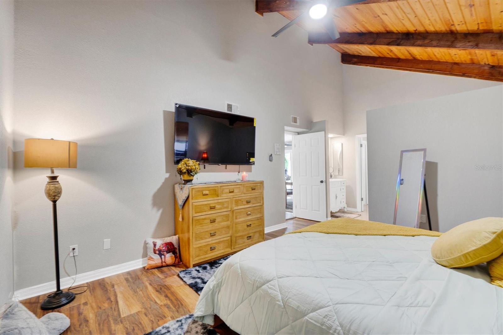 Image 21 of 48 For 331 Hunters Point Court