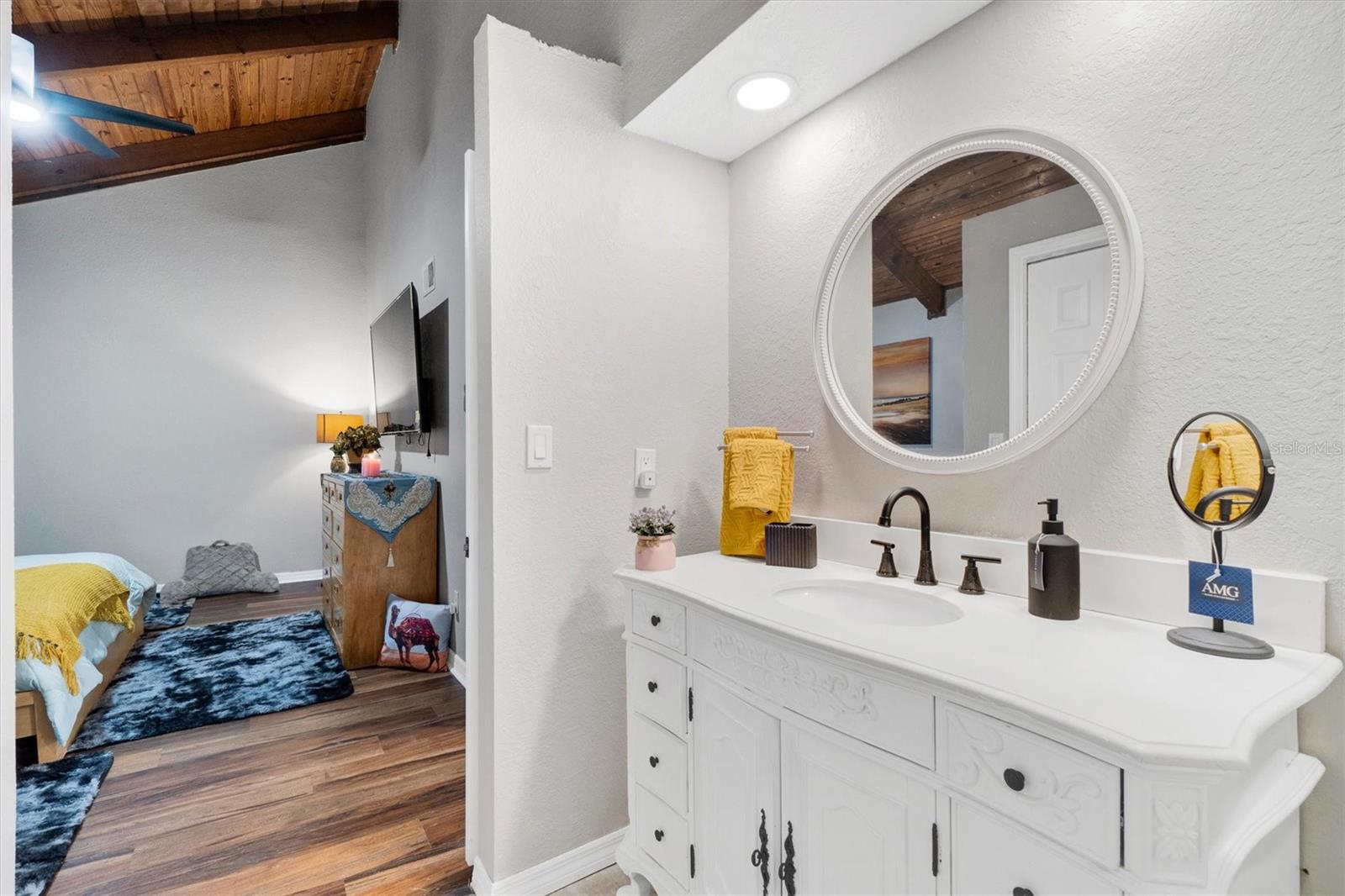 Image 25 of 48 For 331 Hunters Point Court