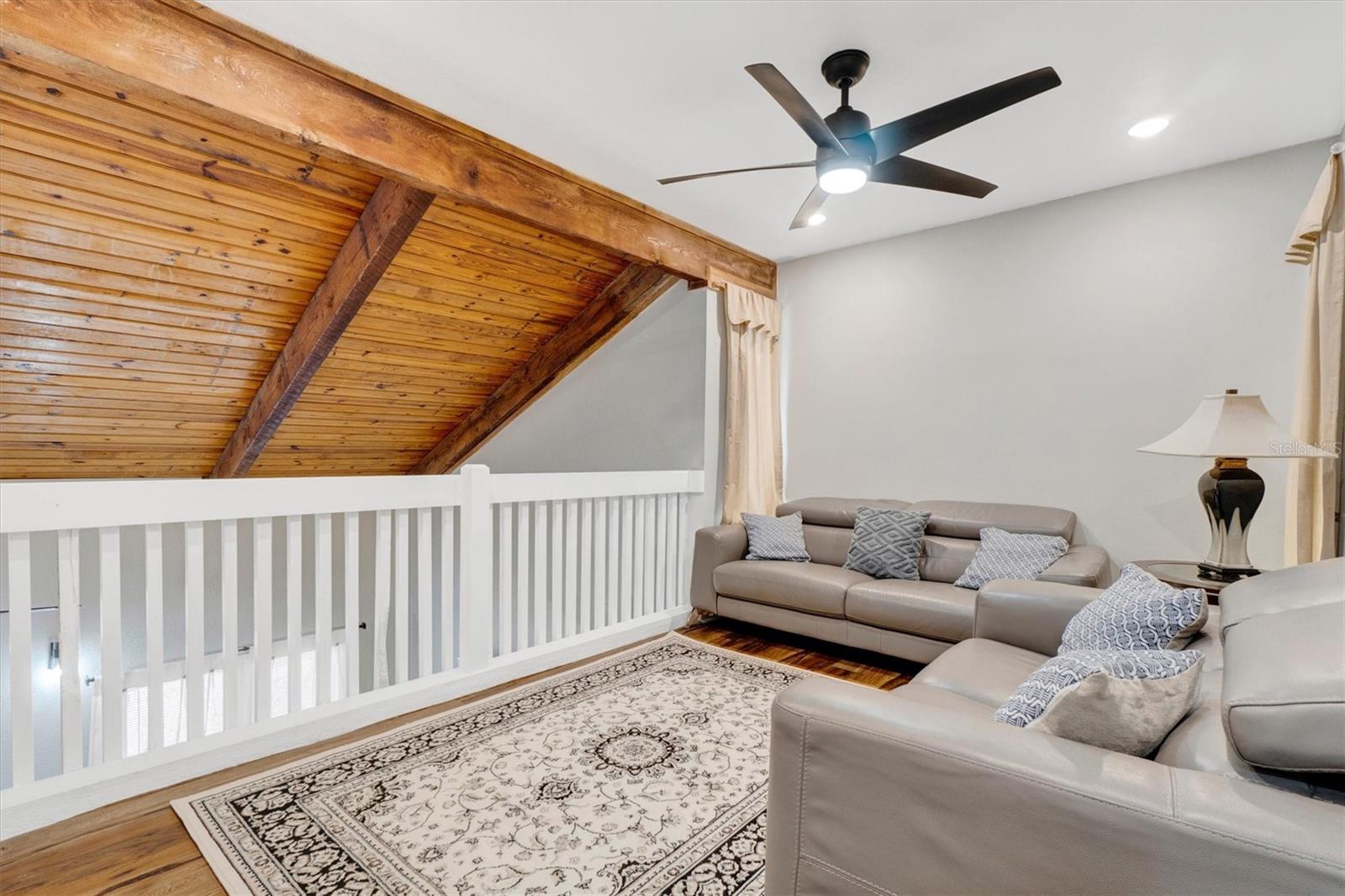 Image 26 of 48 For 331 Hunters Point Court