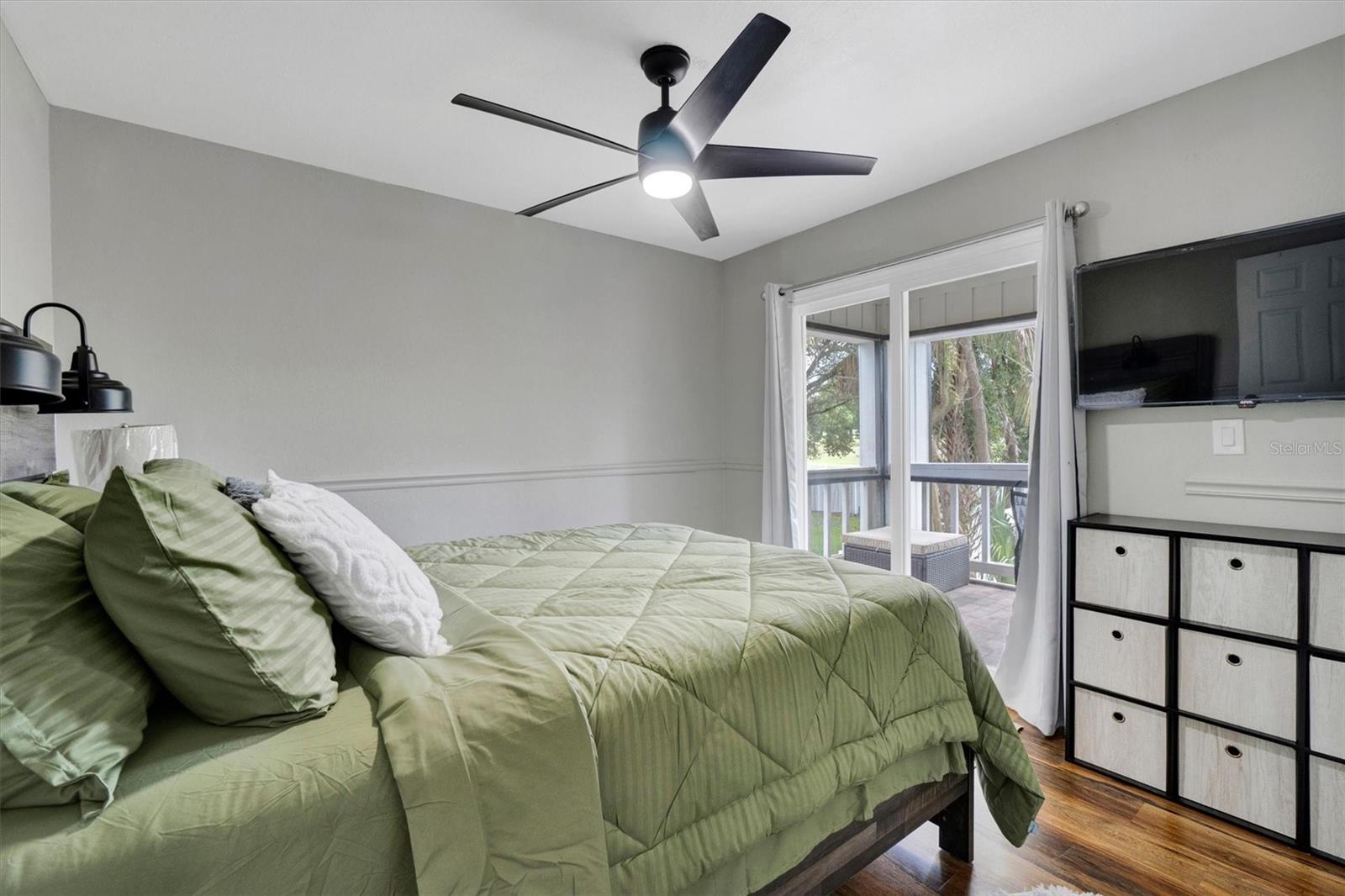 Image 28 of 48 For 331 Hunters Point Court