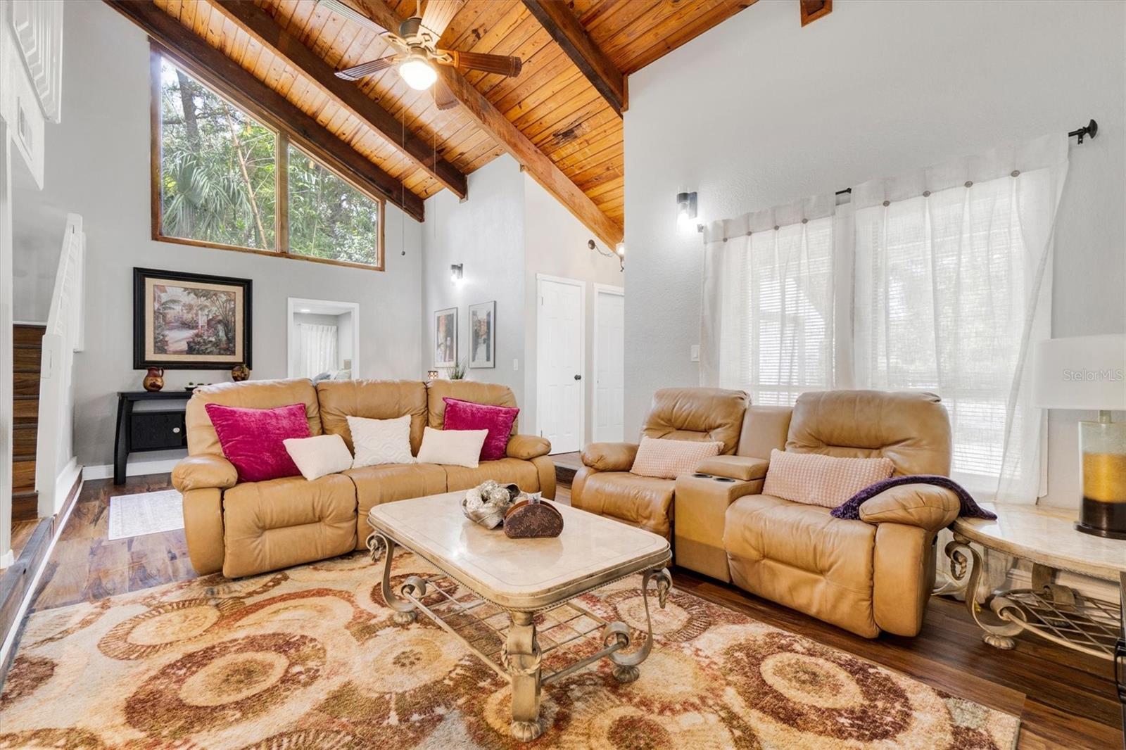 Image 3 of 48 For 331 Hunters Point Court