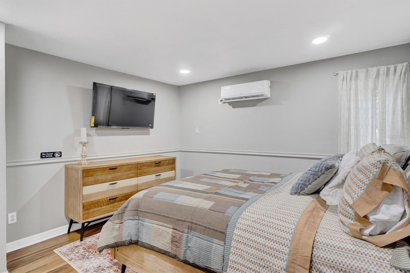 Image 36 of 48 For 331 Hunters Point Court