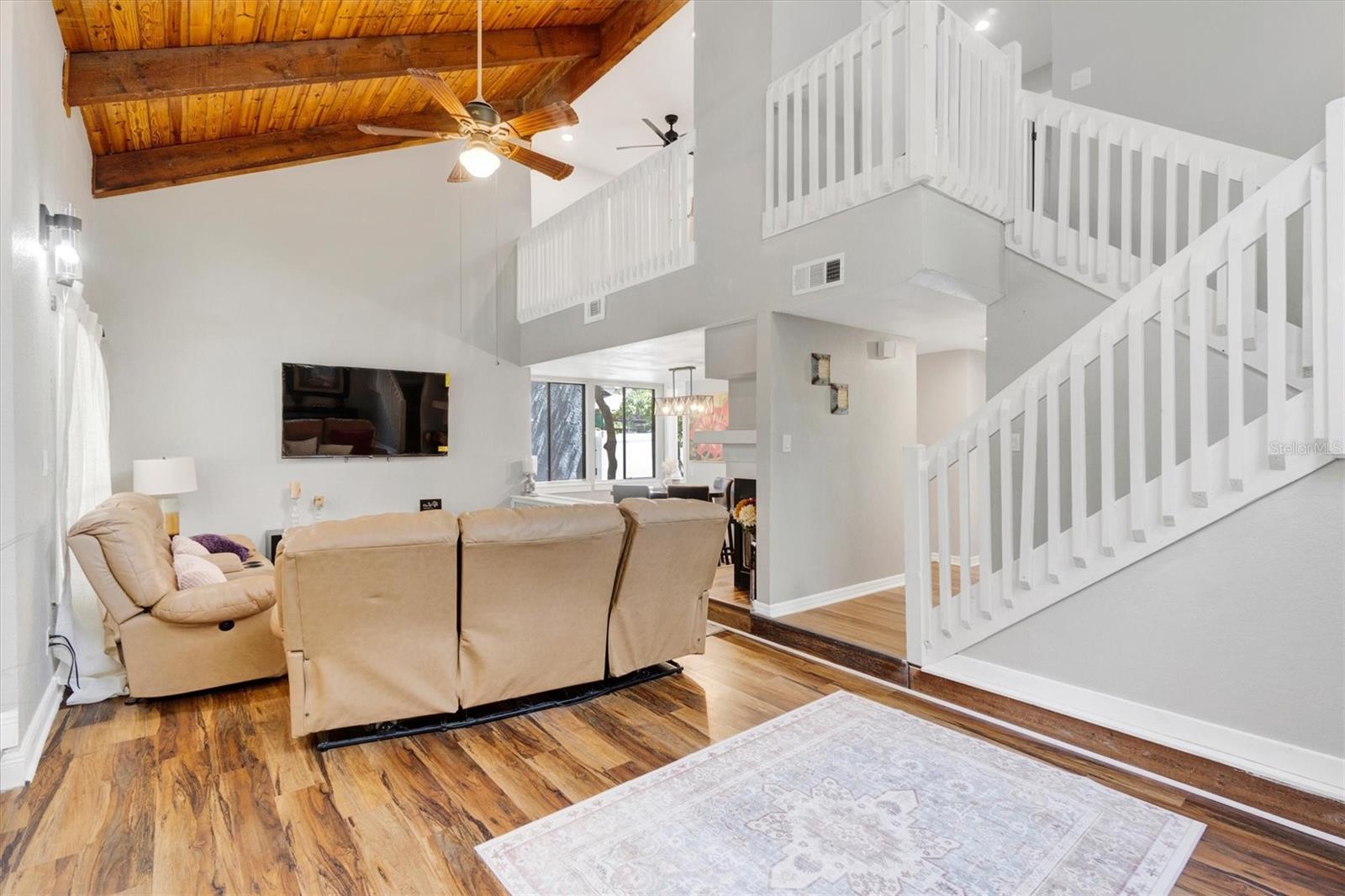 Image 4 of 48 For 331 Hunters Point Court