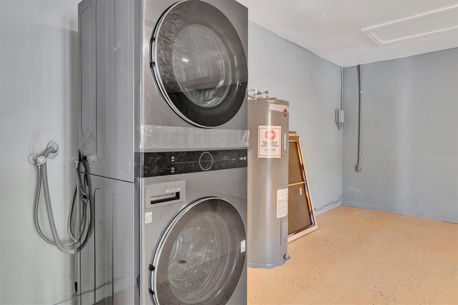 Image 40 of 48 For 331 Hunters Point Court