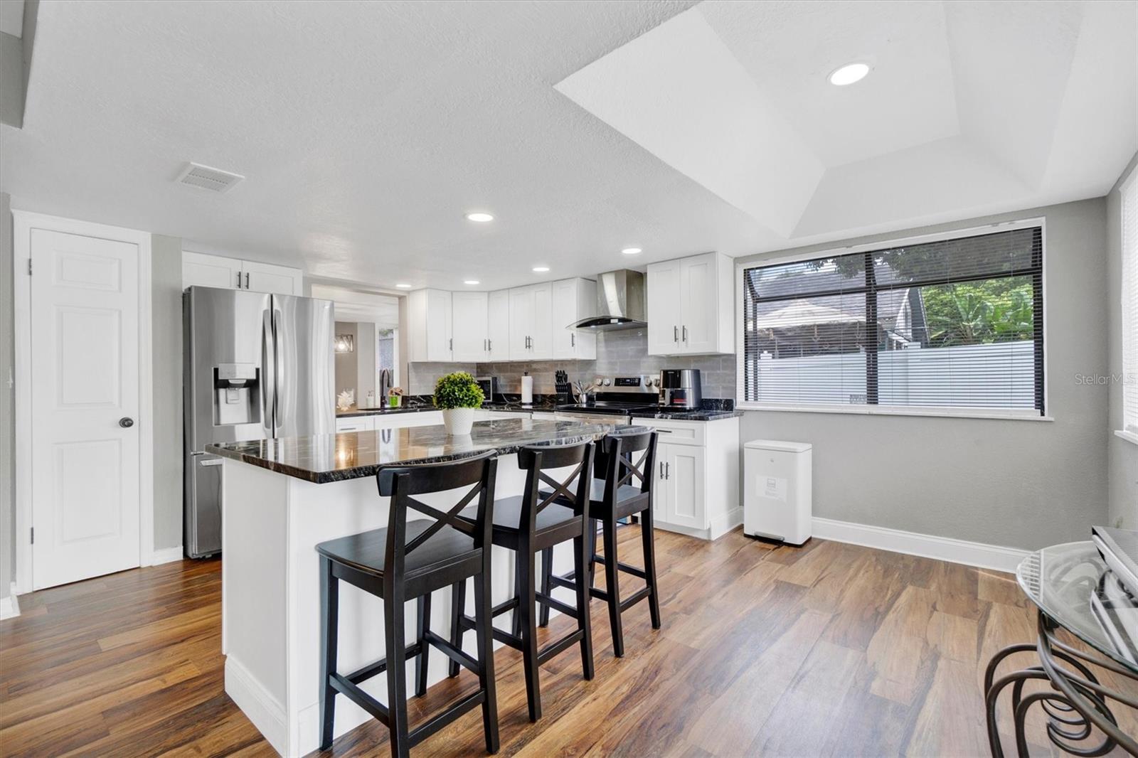 Image 9 of 48 For 331 Hunters Point Court