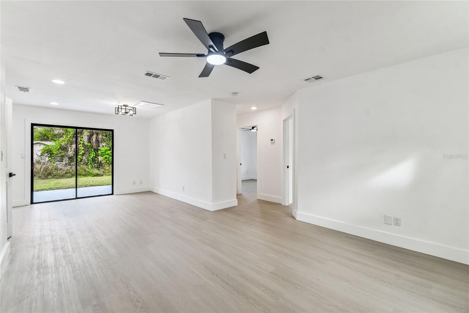 Image 3 of 23 For 16107 Sea Pines Drive