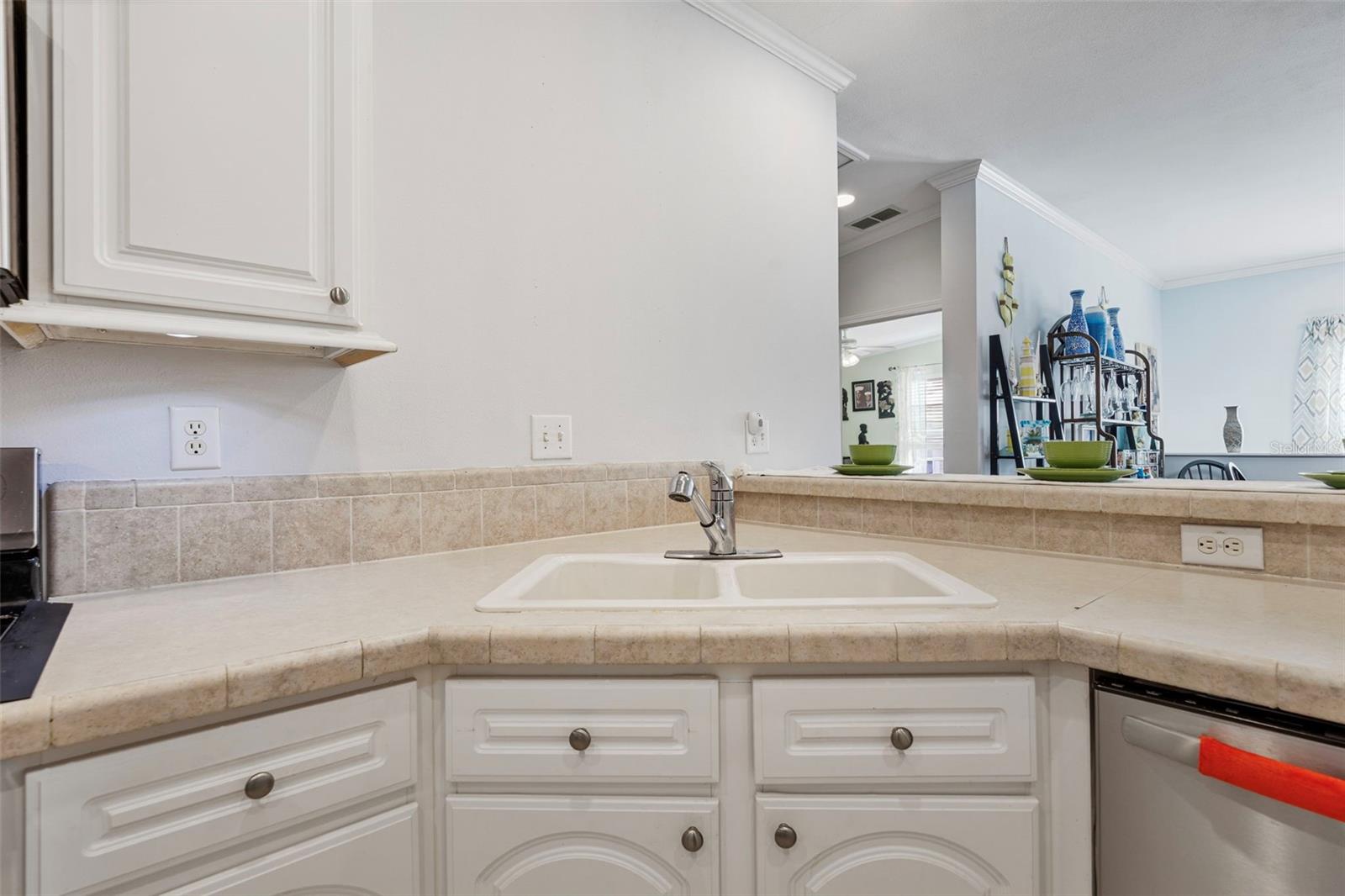 Image 18 of 59 For 7641 Sailwinds Pass